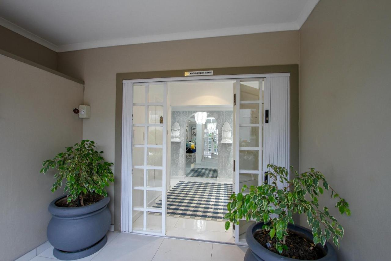 Blue Waves Lodge Umhlanga Exterior photo